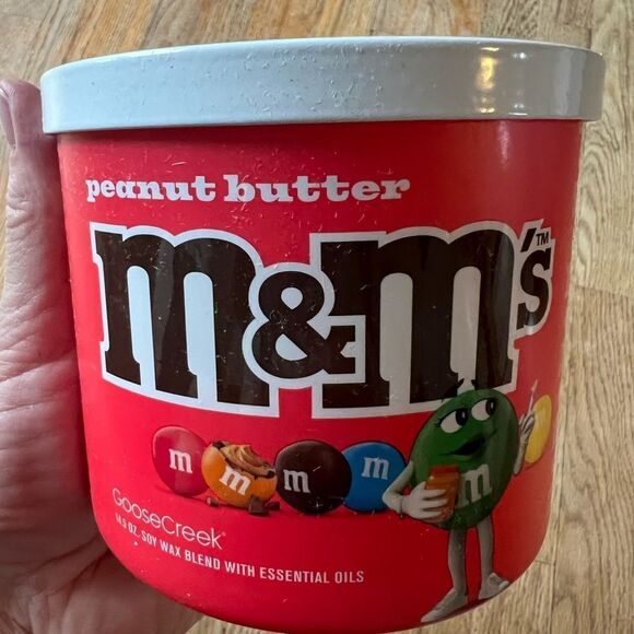 Goose Creek Peanut Butter M&M's 3 Wick Candle - Picture 1 of 6